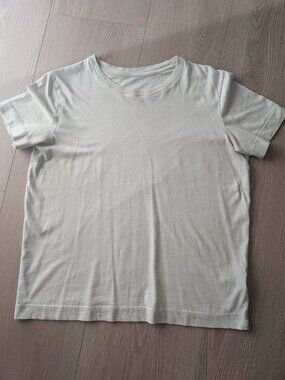 *4 for 30* Simons Contemporaine organic cotton t-shirt